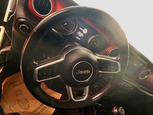 Used 2018 Jeep Wrangler Rubicon image 12
