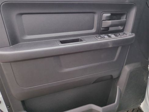 Used 2024 RAM 2500 Tradesman w/ Chrome Appearance Group image 22