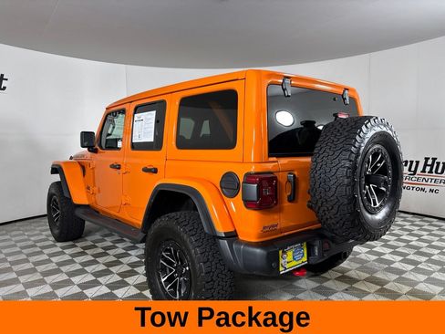 Used 2025 Jeep Wrangler Unlimited Rubicon AWD/4WD image 9