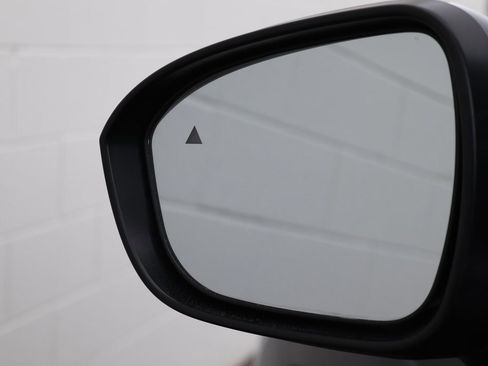 Used 2025 Mitsubishi Outlander AWD image 40