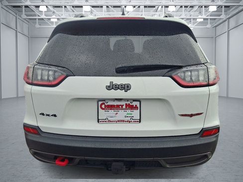 Used 2022 Jeep Cherokee Trailhawk w/ Trailer Tow Group AWD/4WD image 3