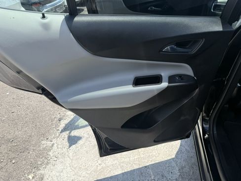 Used 2020 Chevrolet Equinox LS w/ LS Convenience Package FWD image 12