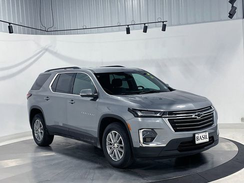 Used 2023 Chevrolet Traverse LT AWD/4WD image 41