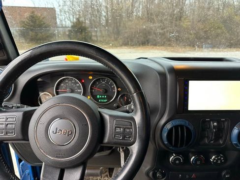 Used 2015 Jeep Wrangler Unlimited Sport w/ Power Convenience Group image 16