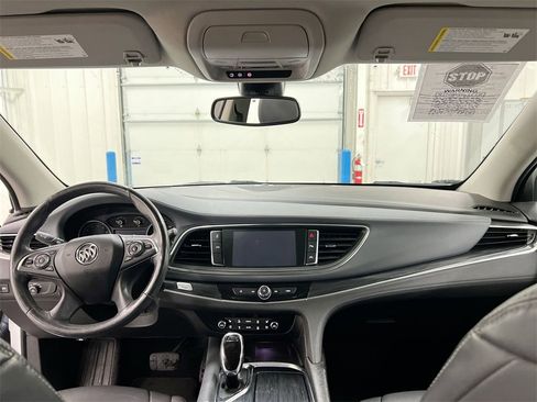 Used 2018 Buick Enclave Premium image 10