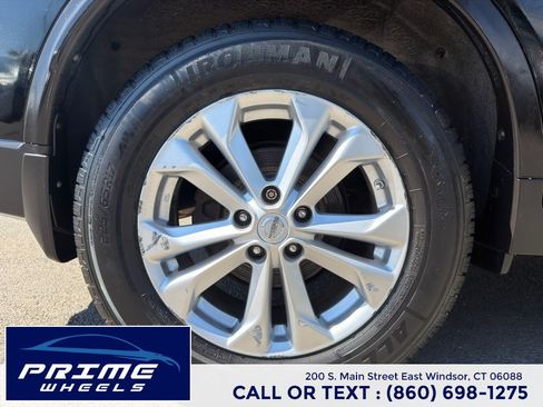 Used 2014 Nissan Rogue SV w/ SV Family Package AWD/4WD image 26