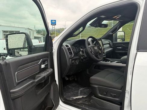 New 2026 RAM 2500 Big Horn AWD/4WD image 14