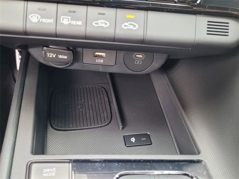 New 2025 Hyundai Elantra SEL FWD image 23