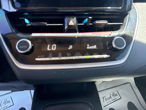 Used 2025 Toyota Corolla LE FWD image 23