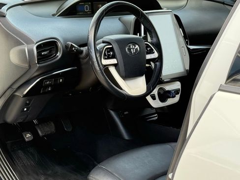 Used 2018 Toyota Prius Prime Premium image 8