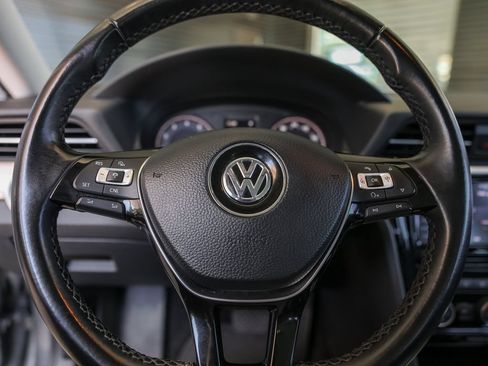 Used 2020 Volkswagen Passat 2.0T SE FWD image 16
