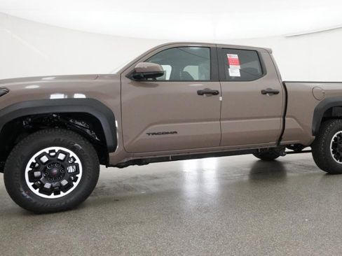 New 2026 Toyota Tacoma TRD Off-Road AWD/4WD image 18