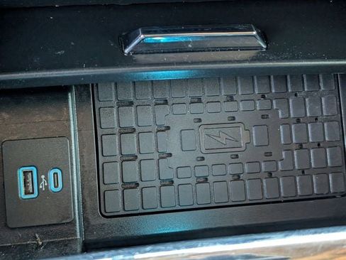 Used 2022 Ford Expedition XLT image 18