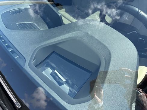 Used 2023 BMW 530i w/ Premium Package RWD image 7