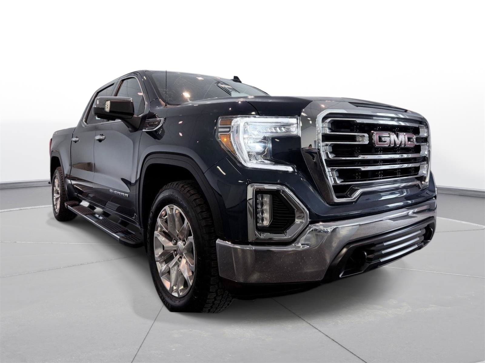 Used 2021 GMC Sierra 1500 SLT w/ SLT Premium Package AWD/4WD image 9
