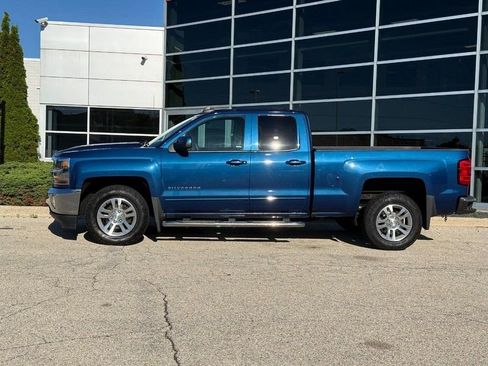 Used 2017 Chevrolet Silverado 1500 LT w/ All Star Edition AWD/4WD image 6
