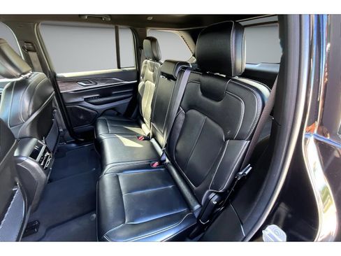 Certified 2024 Jeep Grand Cherokee Limited AWD/4WD image 34