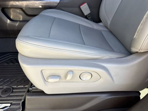 Used 2022 Chevrolet Silverado 1500 LTZ AWD/4WD image 19