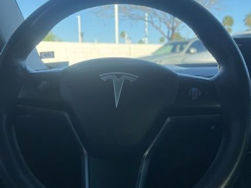 Used 2023 Tesla Model 3 Standard Range image 12