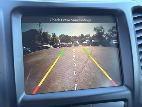 Used 2016 Jeep Cherokee Latitude w/ Cold Weather Group AWD/4WD image 27