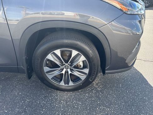 Certified 2024 Toyota Highlander XLE image 21