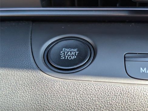 Used 2025 Hyundai Elantra SEL FWD image 22