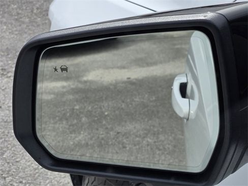 Used 2023 GMC Acadia AT4 w/ Technology Package image 18