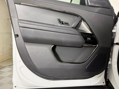Used 2025 Land Rover Range Rover Sport Dynamic SE image 14