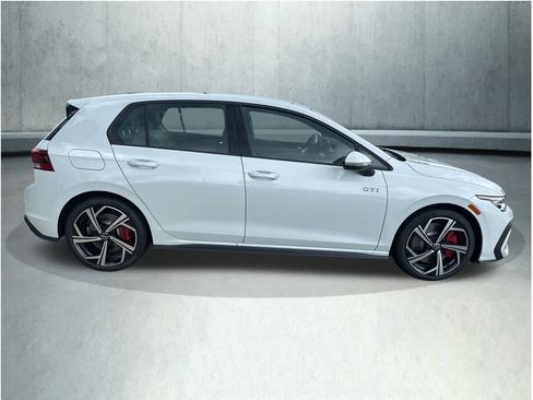 New 2025 Volkswagen GTI SE image 6