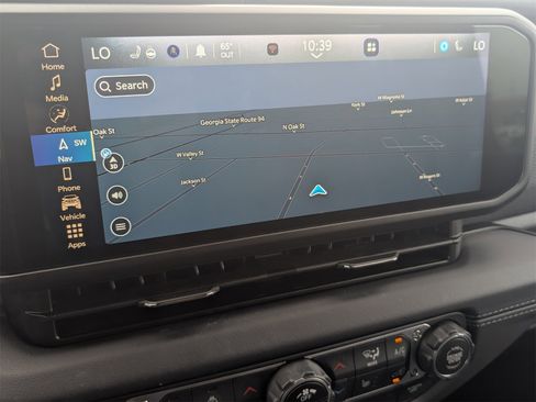 Used 2025 Jeep Wrangler Unlimited Rubicon w/ Technology Group image 18