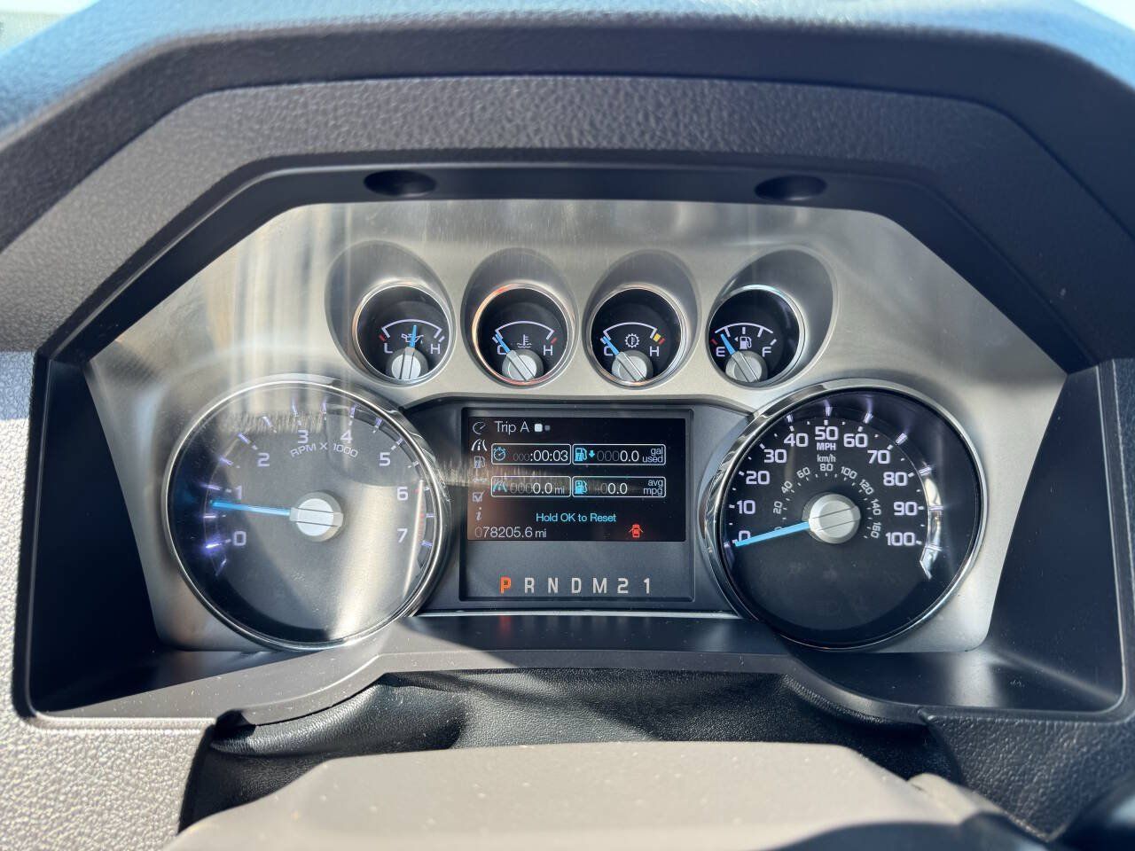 Used 2015 Ford F250 Platinum w/ FX4 Off-Road Package AWD/4WD image 24