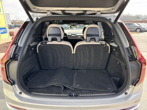 Used 2025 Volvo XC90 B5 Plus image 33