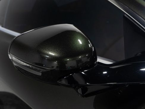 Used 2025 Aston Martin Vanquish image 14