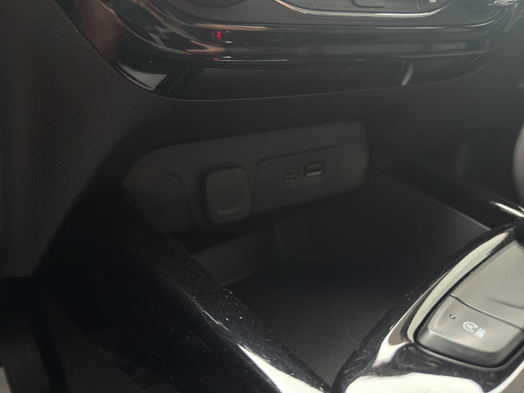 Used 2025 Chevrolet Trax ACTIV w/ Driver Confidence Package FWD image 24