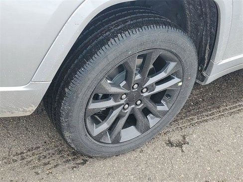 New 2026 Jeep Grand Cherokee L Limited AWD/4WD image 5