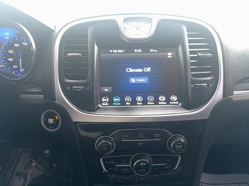 Used 2020 Chrysler 300 Limited image 16