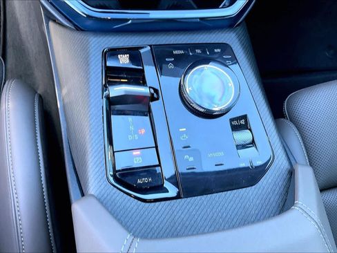 Used 2025 BMW X3 xDrive30i w/ Premium Package image 32