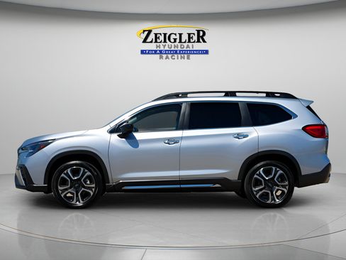 Used 2024 Subaru Ascent Touring AWD/4WD image 4