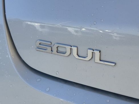 Certified 2023 Kia Soul LX image 10
