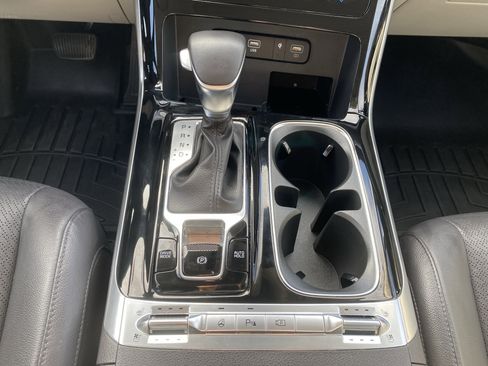 Used 2024 Kia Carnival SX Prestige image 22