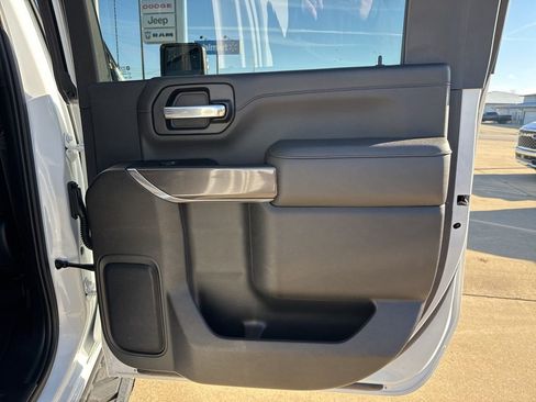 Used 2022 GMC Sierra 2500 AT4 image 24