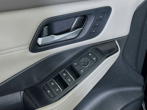 Used 2023 Nissan Rogue SL w/ SL Premium Package image 15