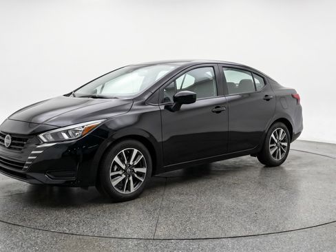 Used 2025 Nissan Versa SV FWD image 3