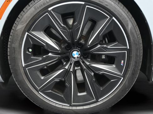 Used 2023 BMW 760i xDrive w/ Executive Package AWD/4WD image 45