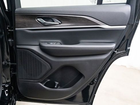 New 2026 Jeep Grand Cherokee 4WD image 30