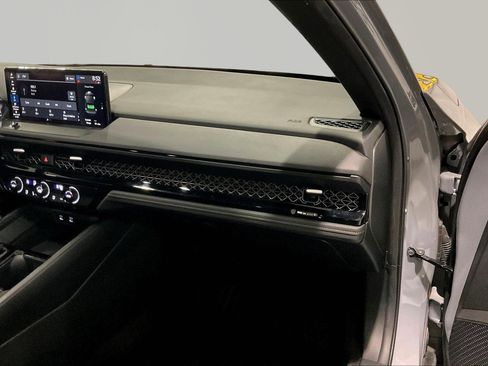 Used 2024 Honda Accord Sport image 25