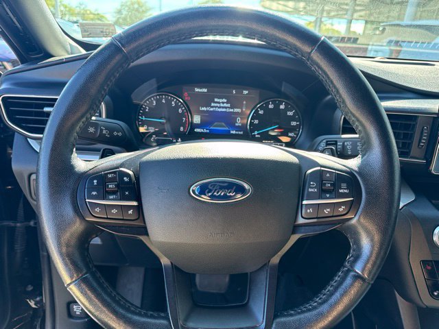 Used 2020 Ford Explorer XLT w/ Equipment Group 202A AWD/4WD image 13