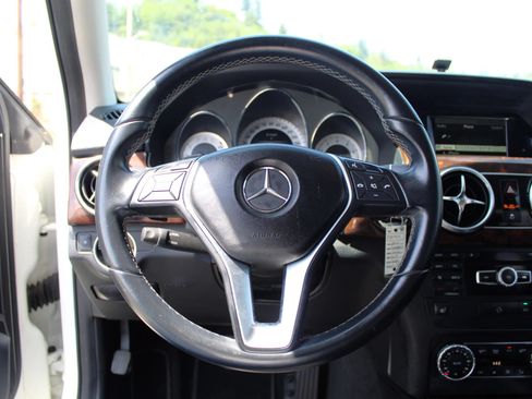 Used 2014 Mercedes-Benz GLK 350 4MATIC image 11