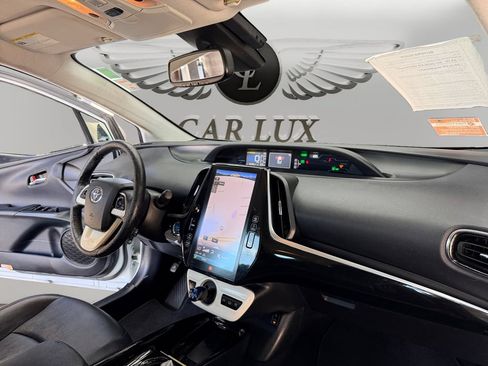 Used 2018 Toyota Prius Prime Advanced w/ Carpet Mat Package FWD image 16