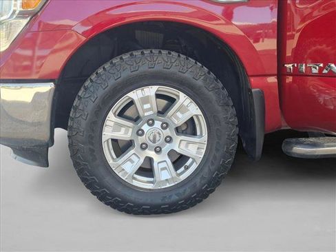 Used 2017 Nissan Titan SV AWD/4WD image 24